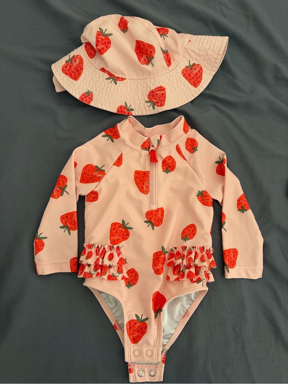 🖤 SOLD 🖤 Carter's Strawberry Print Girls' Rashguard Swimsuit with Hat